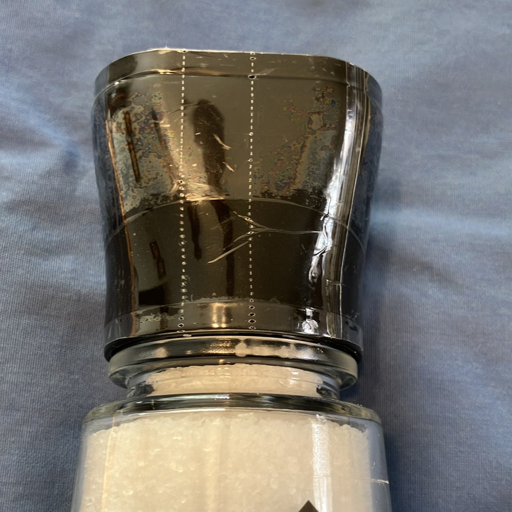 Salt grinder - Picture 3 of 3